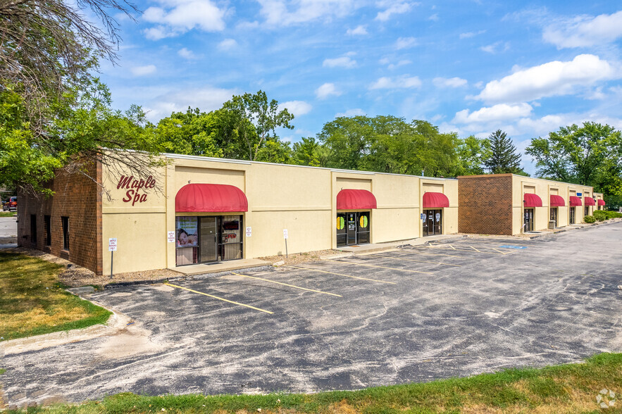 8033 University Blvd, Clive, IA for sale - Primary Photo - Image 1 of 1