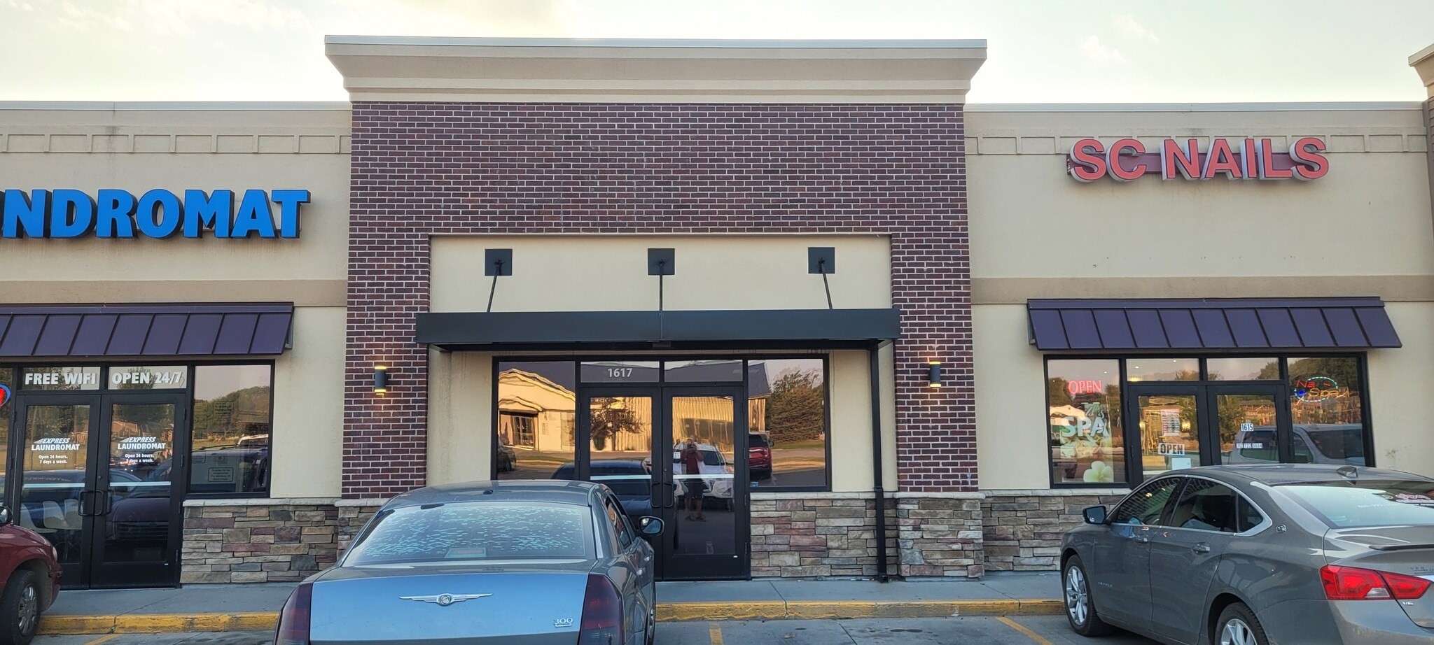 1603 1st Ave SW, Sioux Center, IA for lease Building Photo- Image 1 of 4