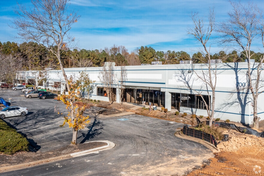 700 Westlake Pky SW, Atlanta, GA for lease - Primary Photo - Image 1 of 5