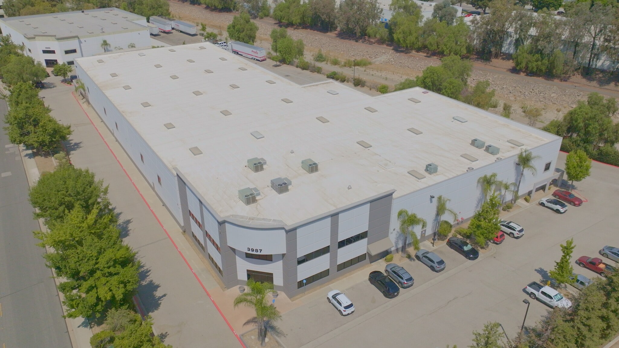 3987 Heritage Oak Ct, Simi Valley, CA for lease Building Photo- Image 1 of 11