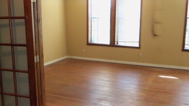 206 N Spring St, Tupelo, MS for lease Interior Photo- Image 2 of 6