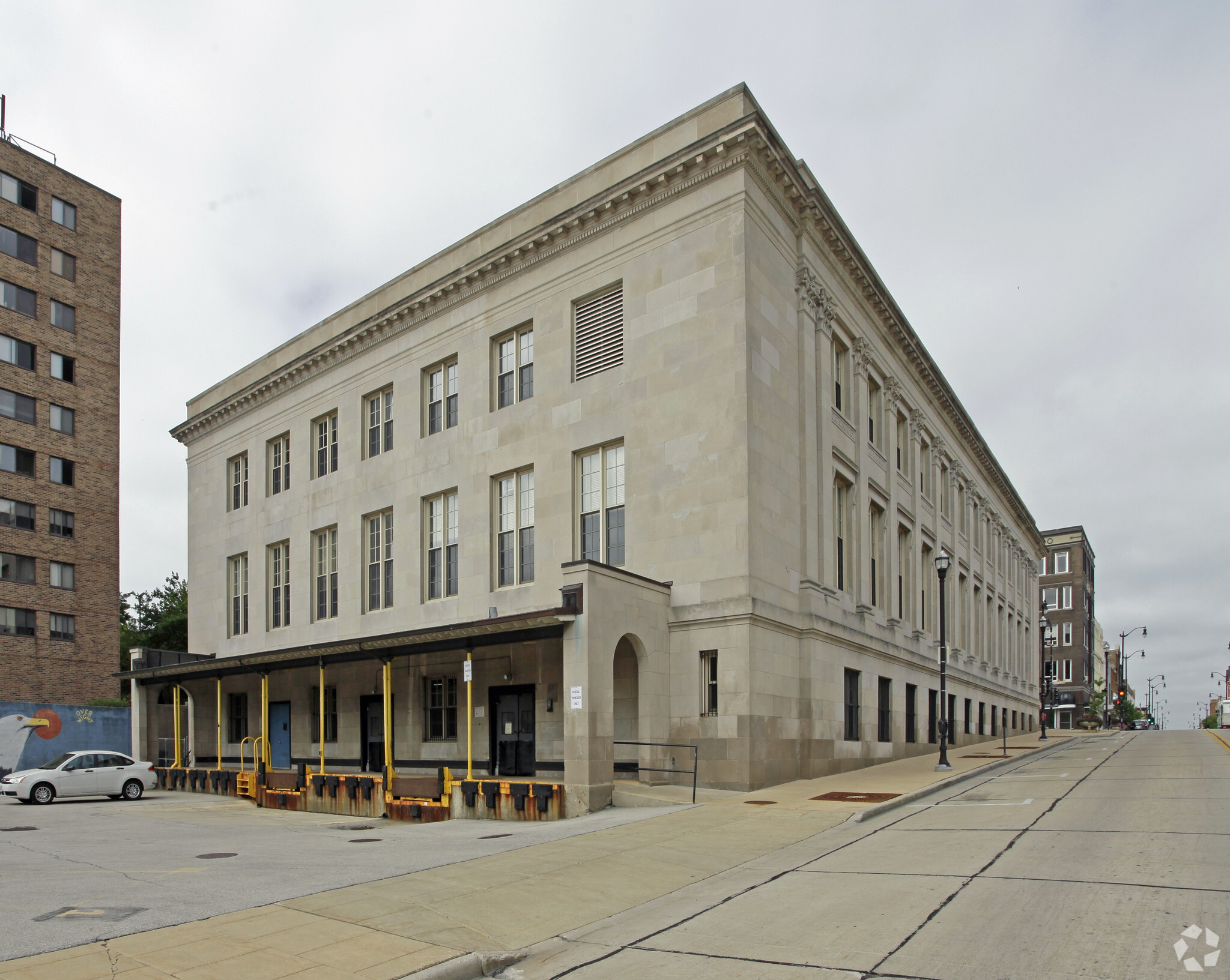 603 Main St, Racine, WI for lease Building Photo- Image 1 of 2