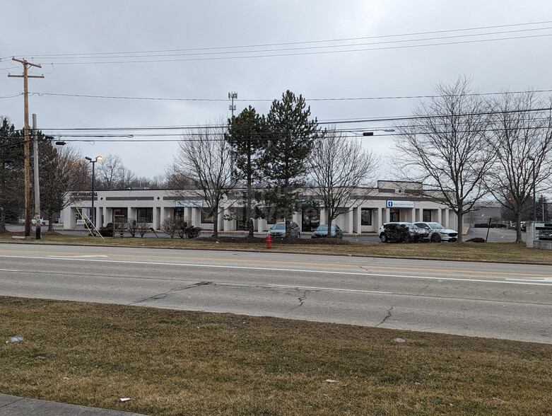 8054 Darrow Rd, Twinsburg, OH for lease - Building Photo - Image 1 of 4