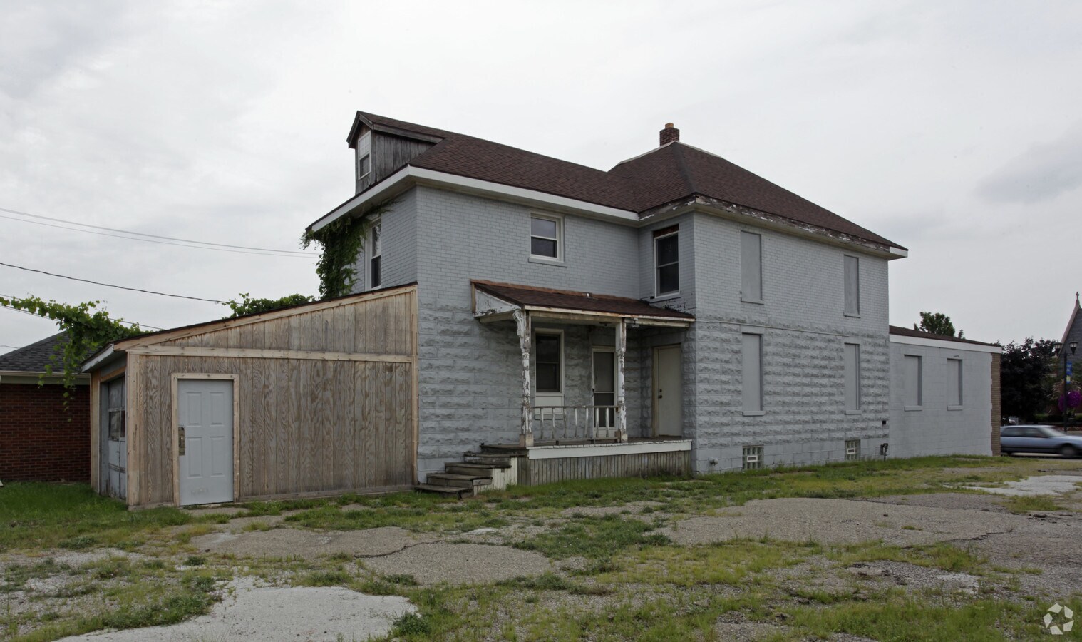 45157 Van Dyke Ave, Utica, MI 48317