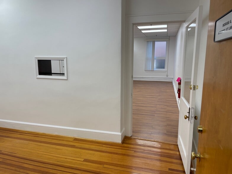 17-23 N Main St, Port Chester, NY for lease - Interior Photo - Image 2 of 6