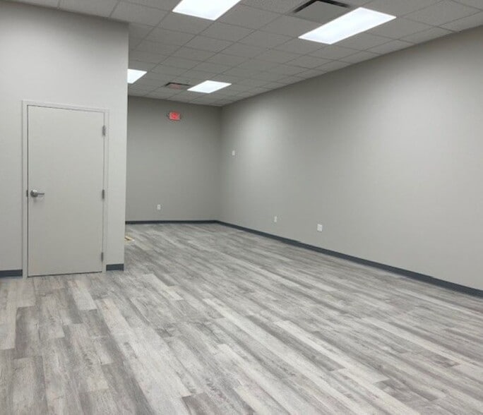 1211 16th St NE, Hickory, NC for lease - Building Photo - Image 3 of 8