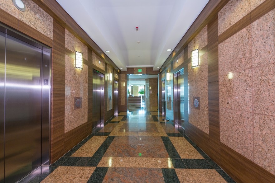 980 Hammond Dr NE, Atlanta, GA for lease - Interior Photo - Image 3 of 16