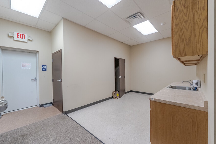 5803 Coliseum Blvd, Alexandria, LA for lease - Building Photo - Image 2 of 9