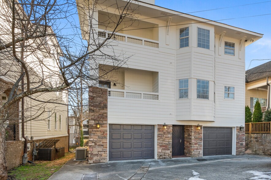 567 Winton Ter NE, Atlanta, GA for sale - Building Photo - Image 1 of 23