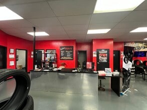 2340 NW 23rd St, Oklahoma City, OK for lease Interior Photo- Image 2 of 2