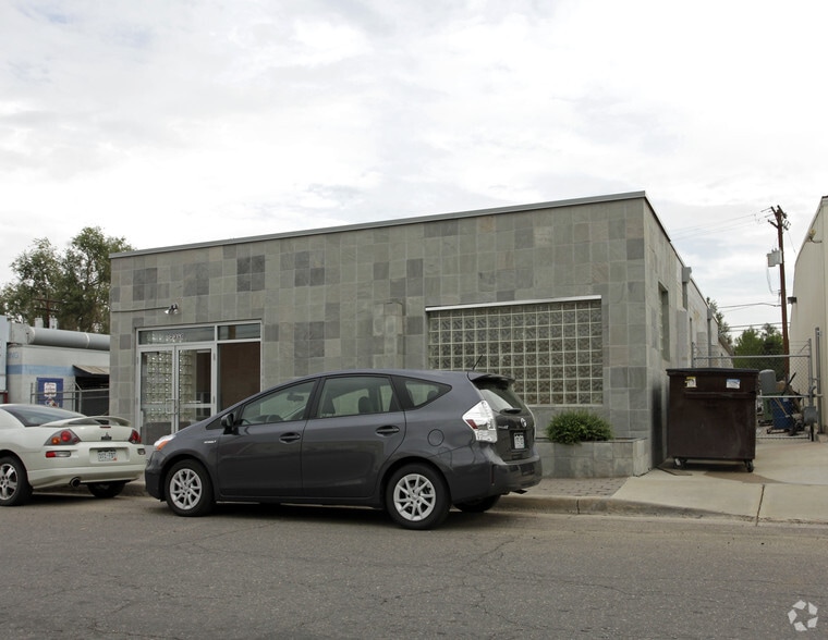 2360 S Delaware St, Denver, CO for lease - Building Photo - Image 2 of 2