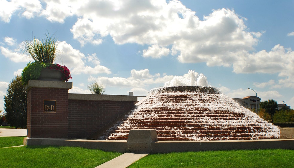 1225 Jordan Creek Pky, West Des Moines, IA for lease - Building Photo - Image 2 of 6