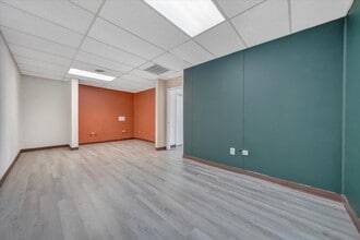 5306-5346 Peters Creek Rd, Roanoke, VA for lease Interior Photo- Image 1 of 6