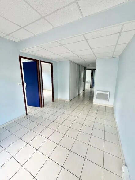 Flex in Toulouse for lease - Building Photo - Image 3 of 16
