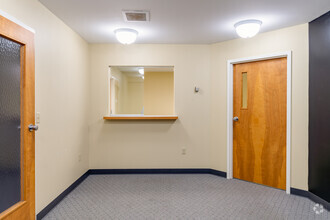 200 S Wenona St, Bay City, MI for lease Interior Photo- Image 2 of 7