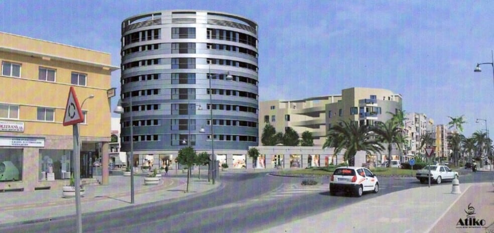 Retail in Almería for lease - Building Photo - Image 1 of 2