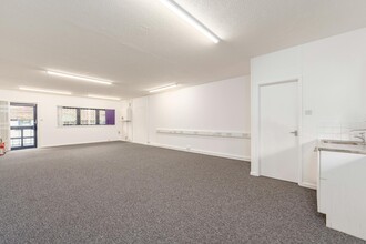 Millbrook Rd, Southampton for lease Interior Photo- Image 1 of 4