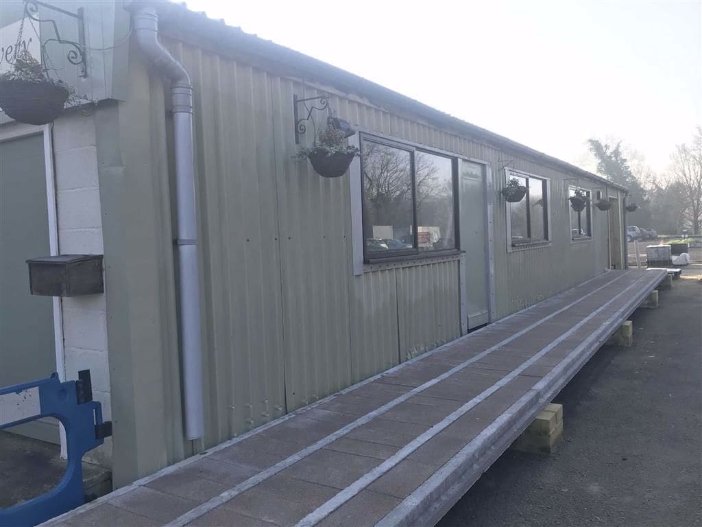 Kennel Ln, Broadway for sale Primary Photo- Image 1 of 1