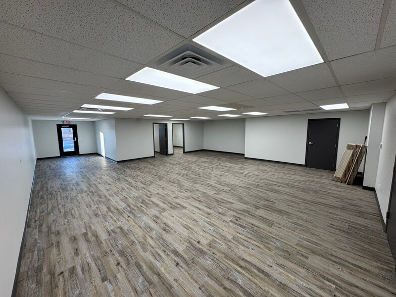 1285 Morris St, Fond Du Lac, WI for lease - Building Photo - Image 3 of 5