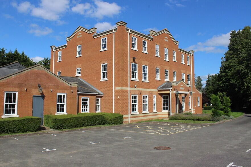 Grove Park, Maidenhead, SL6 3TN