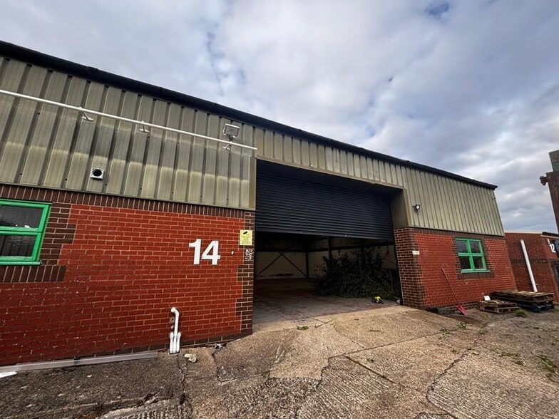 14-18 Page Rd, Norwich for lease - Building Photo - Image 2 of 6