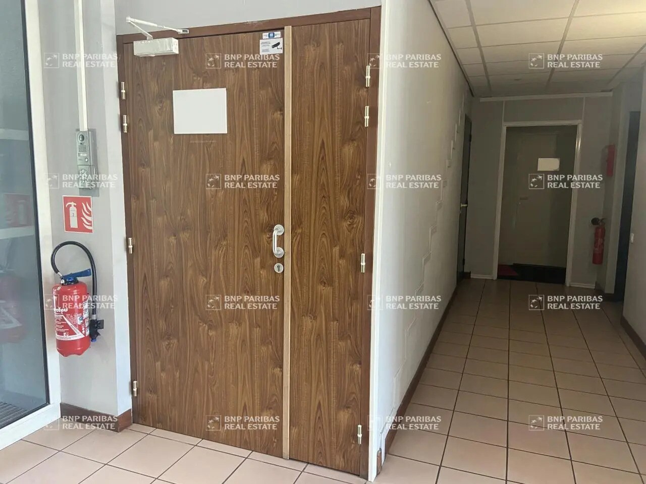 Office in Meylan for lease Building Photo- Image 1 of 11