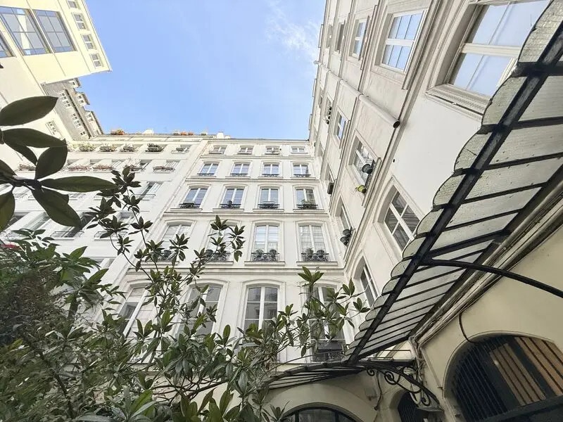 Rue Du Faubourg Saint-Martin, Paris for lease Building Photo- Image 1 of 8