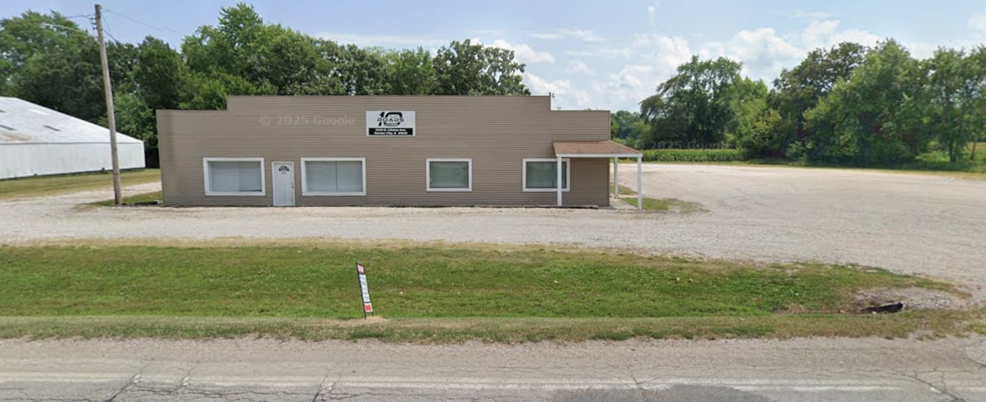 1000 E Clinton Ave, Farmer City, IL for sale Primary Photo- Image 1 of 7
