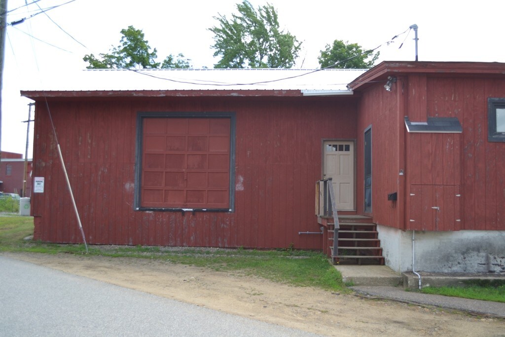6 Winnisquam Ave, Laconia, NH for sale Primary Photo- Image 1 of 1