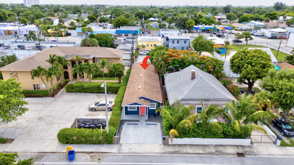 417 N J St, Lake Worth Beach, FL for sale - Building Photo - Image 2 of 31