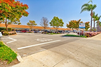 2500-2818 Saviers Rd, Oxnard, CA for lease Building Photo- Image 1 of 4