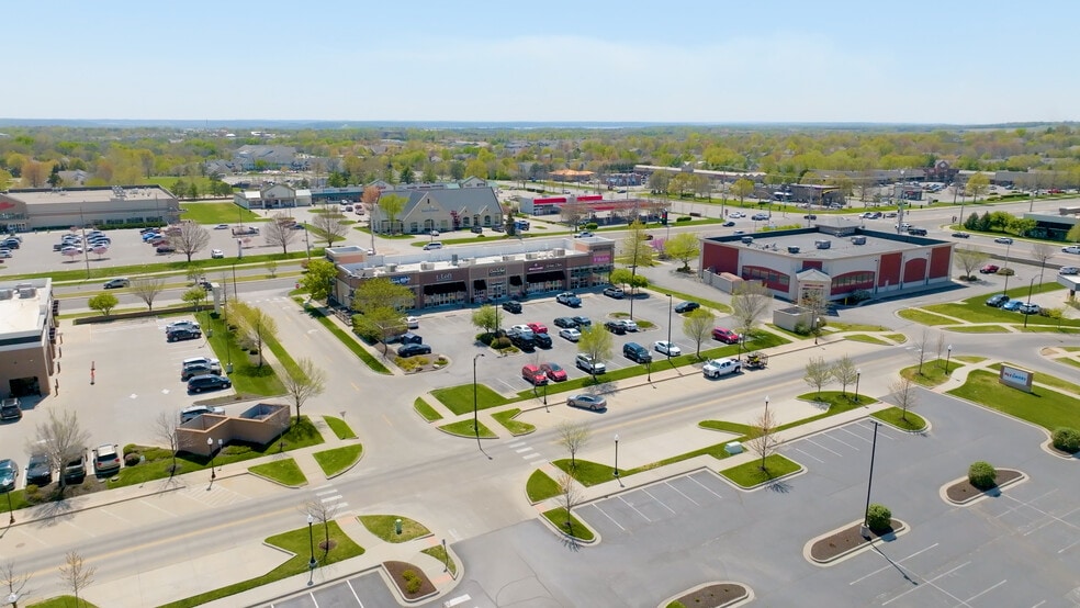 4801 W Bauer Farm Dr, Lawrence, KS for lease - Building Photo - Image 2 of 7