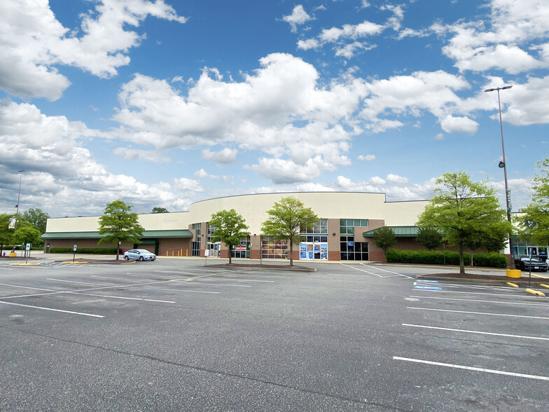 2170-2190 Coliseum Dr, Hampton, VA for lease - Building Photo - Image 2 of 21