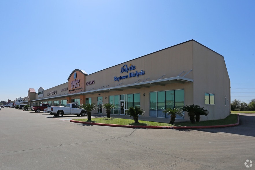 46154665 Garth Rd, Baytown, TX 77521