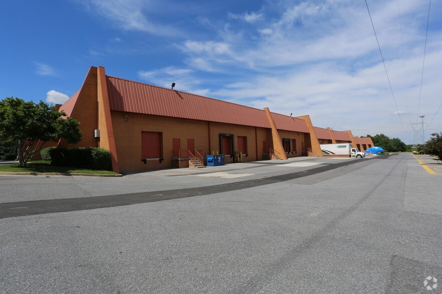 611 Hammonds Ferry Rd, Linthicum, MD for lease - Building Photo - Image 3 of 11