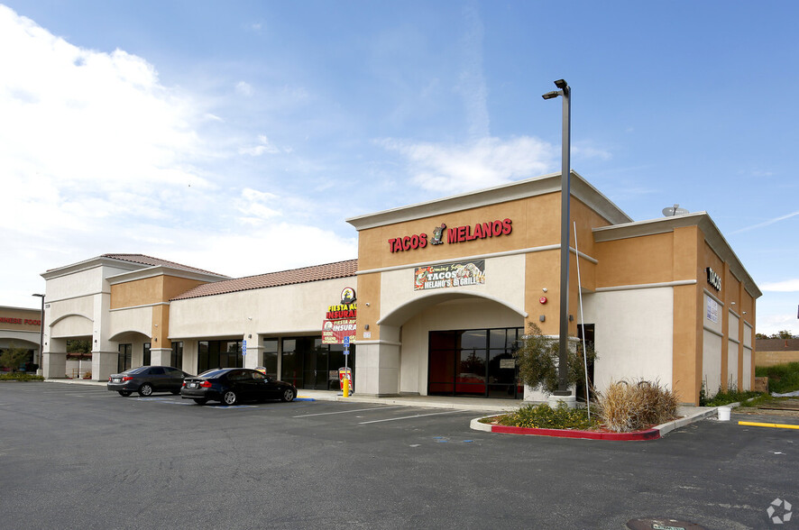 1230 W Foothill Blvd, Rialto, CA for lease - Building Photo - Image 1 of 4