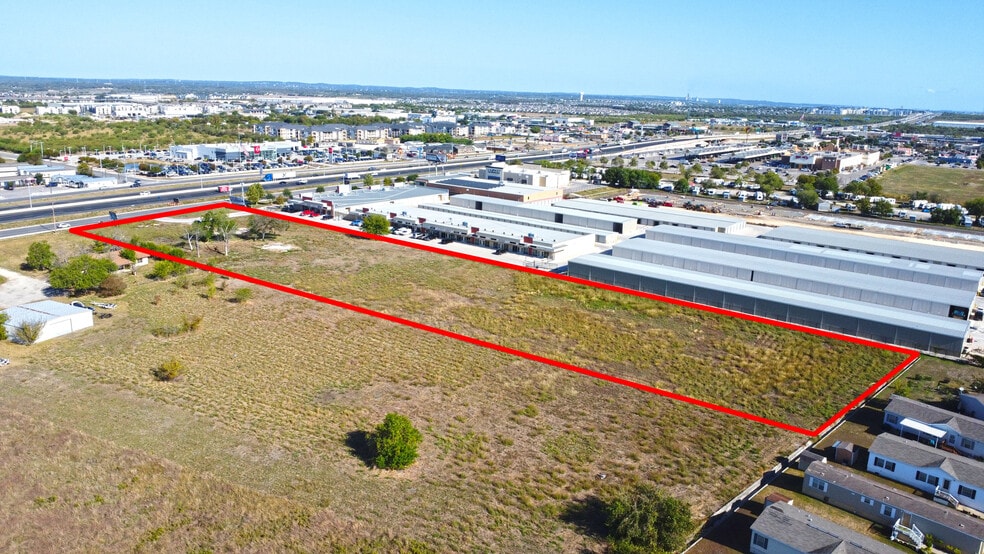 2050 N IH-35, New Braunfels, TX for sale - Building Photo - Image 1 of 15