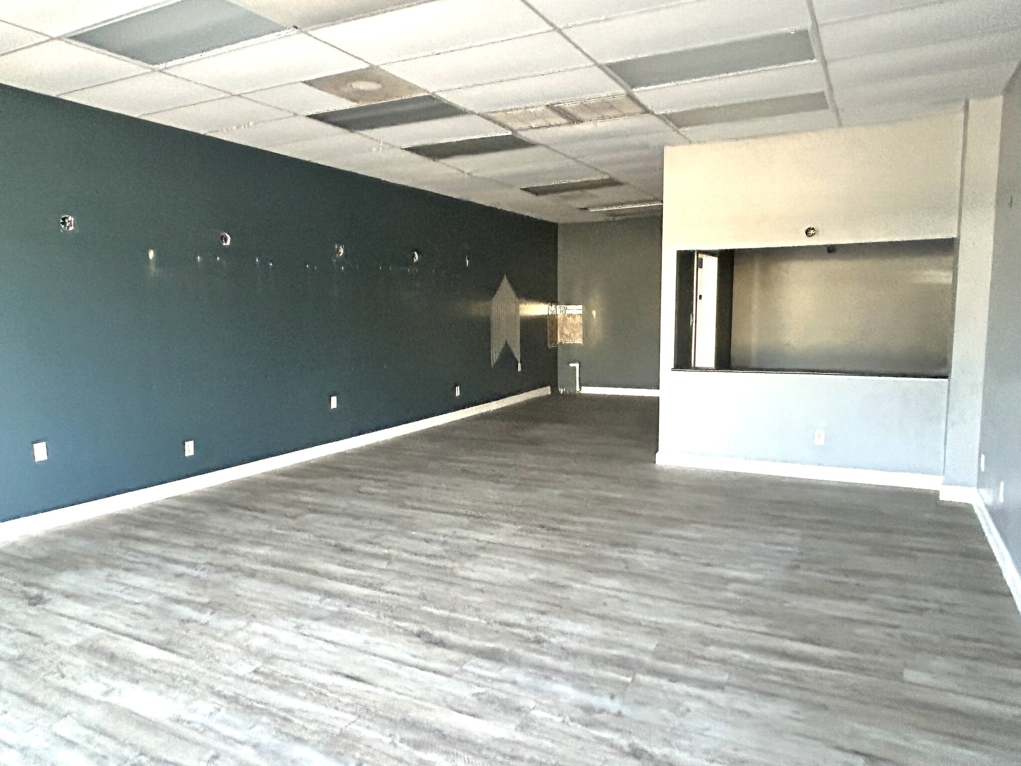 8200 Midsouth dr, Olive Branch, MS for lease Interior Photo- Image 1 of 4