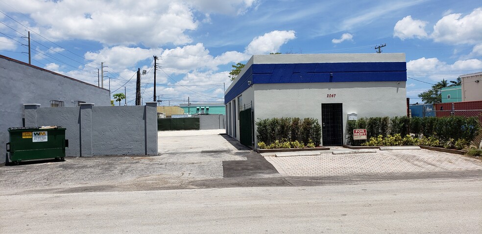 2047 Thomas St, Hollywood, FL for sale - Building Photo - Image 2 of 17