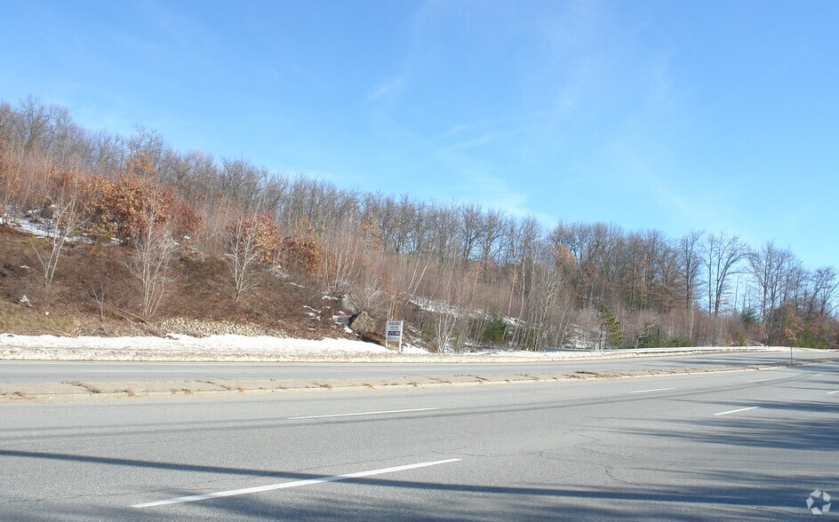 1471 Hooksett Rd, Hooksett, NH for sale - Primary Photo - Image 1 of 2