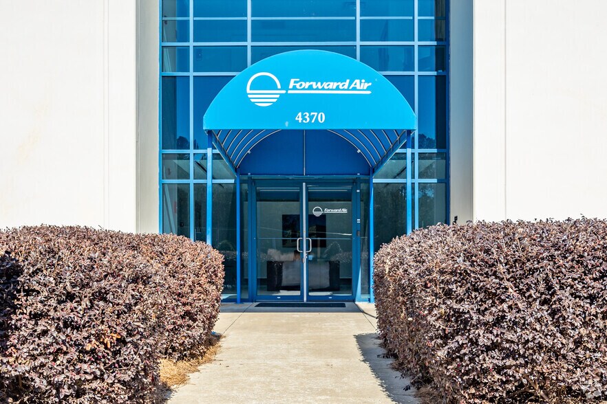 4370 Old Dixie Rd, Atlanta, GA for lease - Building Photo - Image 3 of 4