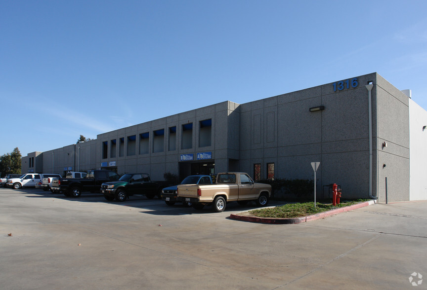 1316 N Melrose Dr, Vista, CA for lease - Primary Photo - Image 1 of 5