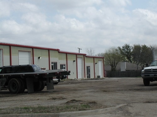 301 Thomas Pl, Everman, TX for lease - Building Photo - Image 2 of 30