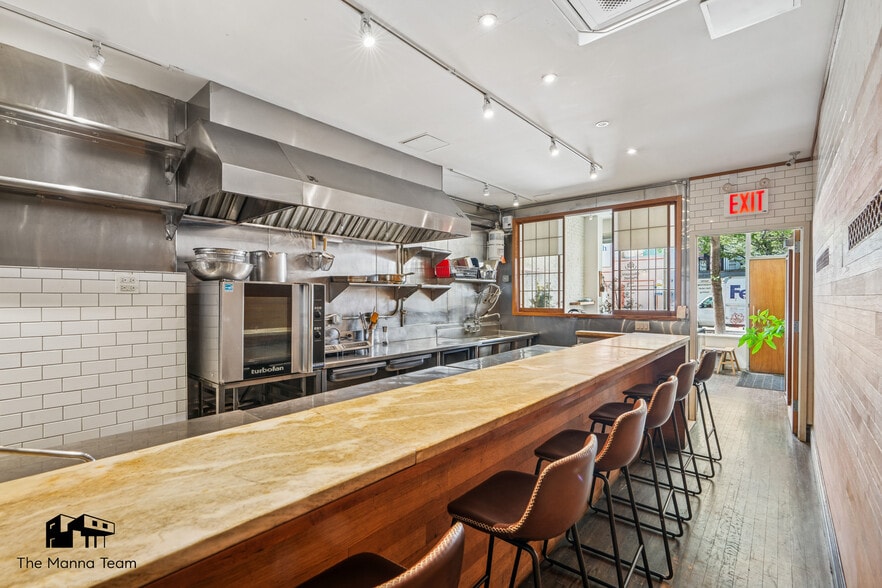 290 Graham Ave, Brooklyn, NY for lease - Building Photo - Image 3 of 18