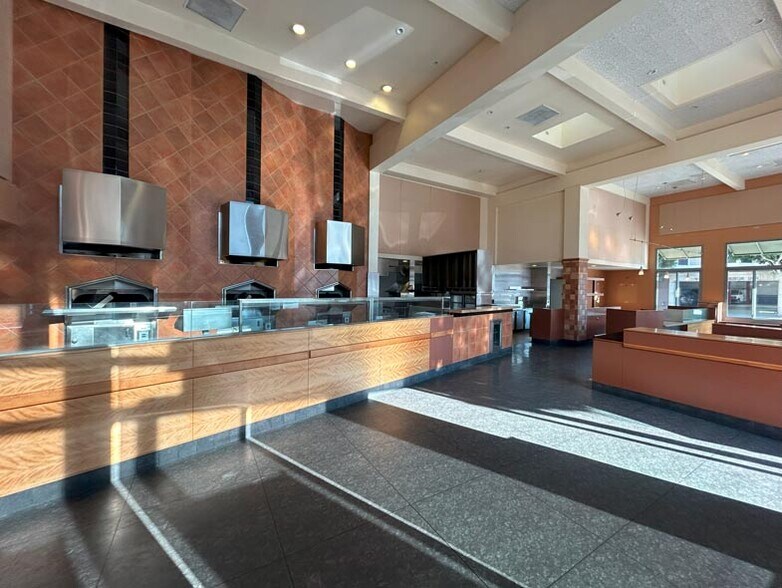 2200 Lombard St, San Francisco, CA for lease - Building Photo - Image 2 of 9