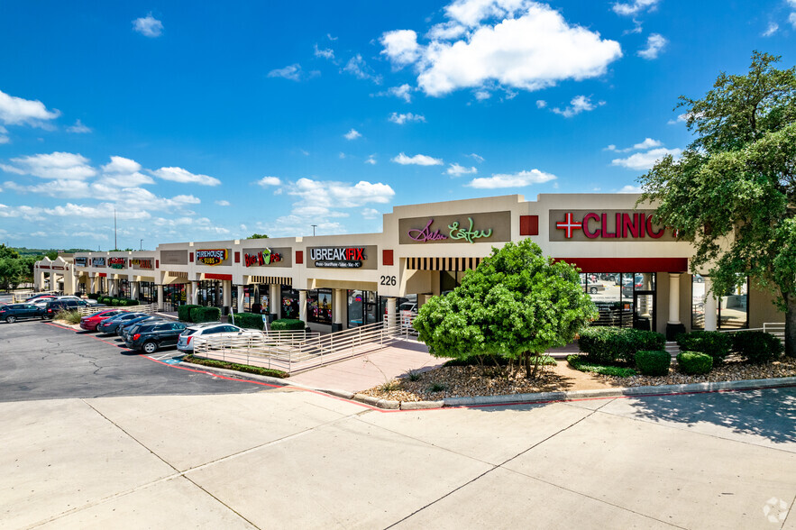 226 W Bitters Rd, San Antonio, TX for lease - Building Photo - Image 2 of 16