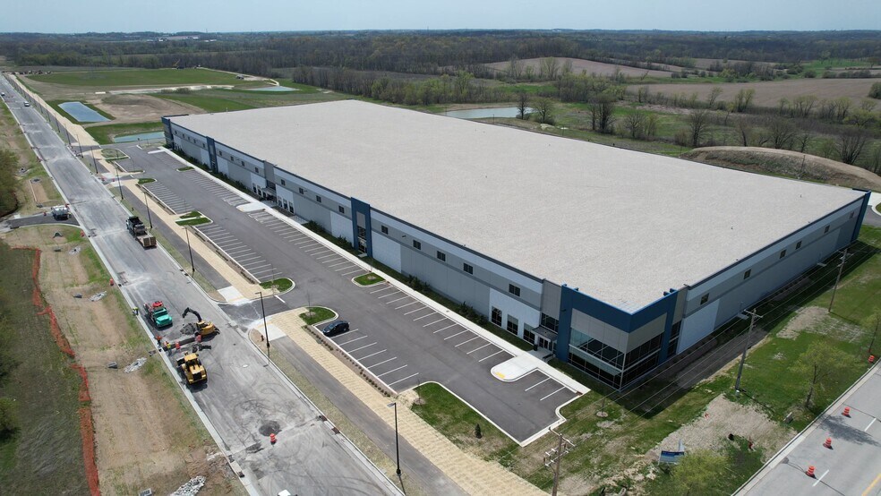 3617 W Oakwood Rd, Franklin, WI for lease - Commercial Listing Video - Image 2 of 4