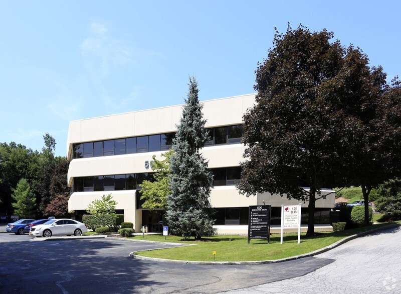 500 Executive Blvd, Ossining, NY for lease - Primary Photo - Image 1 of 25