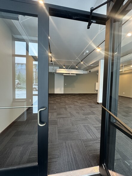 510 Nucleus Ave, Columbia Falls, MT for lease - Building Photo - Image 3 of 11