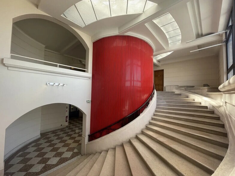 18 Rue De Vesle, Reims for lease - Lobby - Image 2 of 19